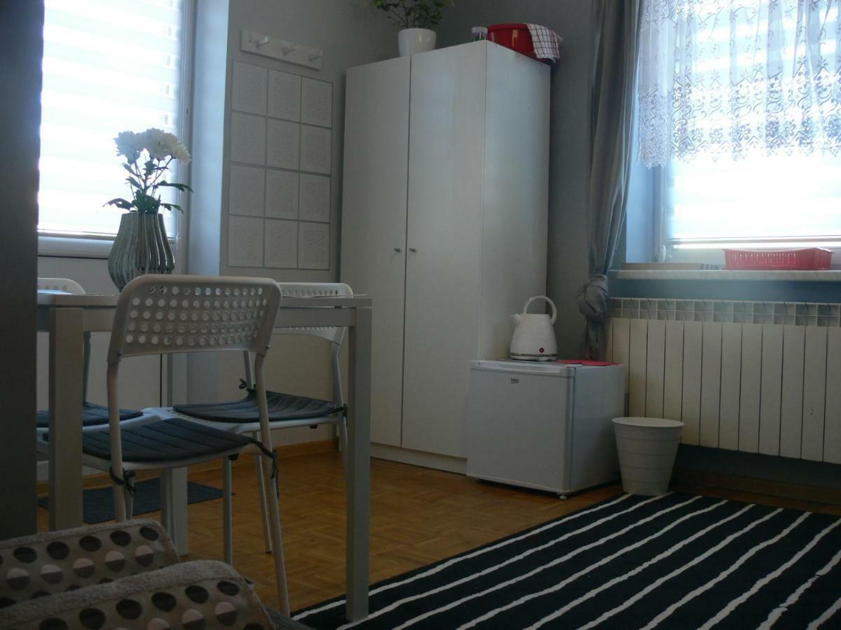 Pokoj Uniejow Esterno foto